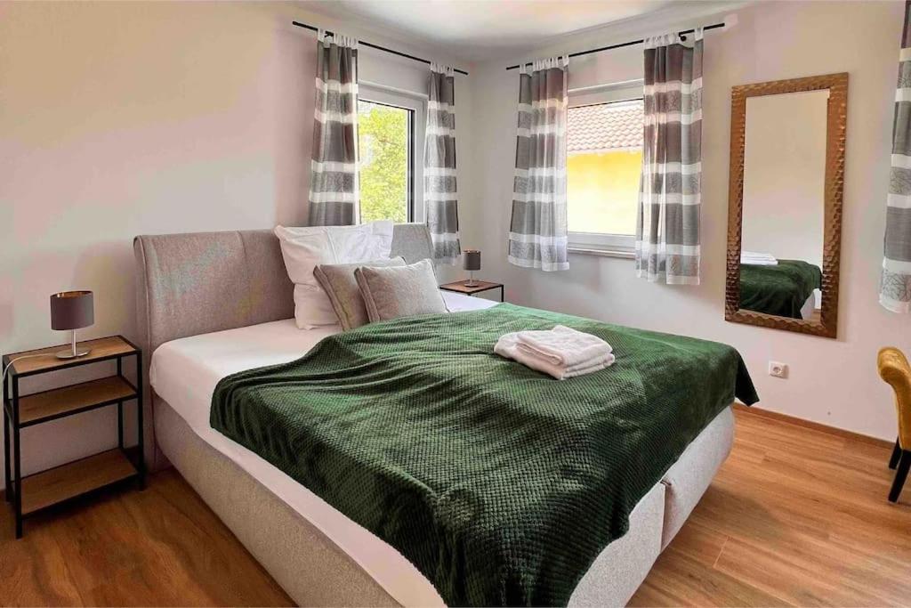 Viel Platz In Burghausen Fuer Freunde Und Familie Daire Dış mekan fotoğraf